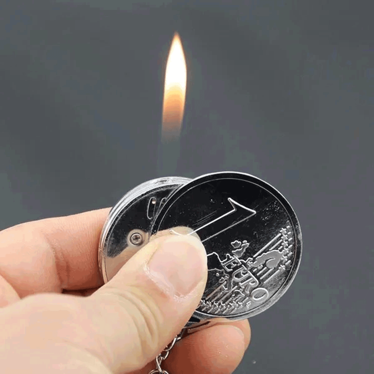 1 Euro Münze - Gas Feuerzeug